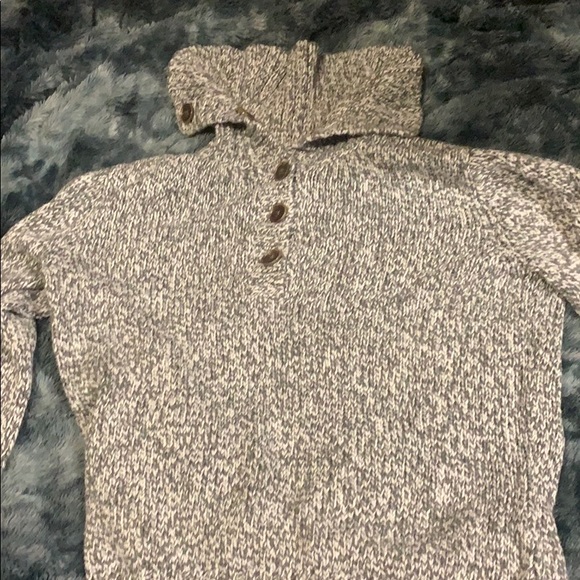 Turtle neck white sweater (size: S 6-8) - Picture 1 of 1